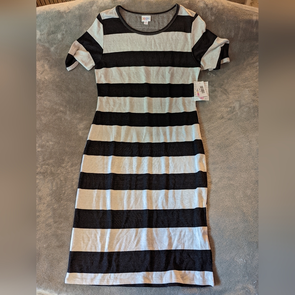 LuLaRoe Size M Jacquard Julia